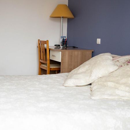 Simplicite Et Calme En Appartement A Иссуар Экстерьер фото