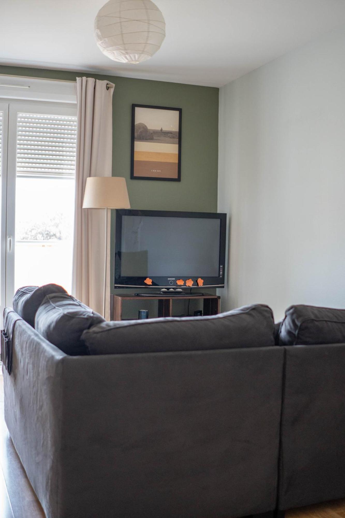 Simplicite Et Calme En Appartement A Иссуар Экстерьер фото